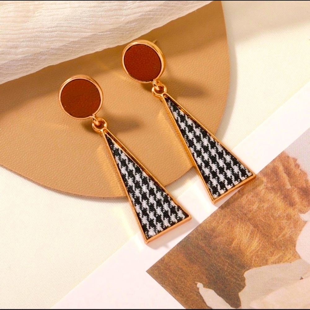 Plaid Triangle Leather Stud Earrings